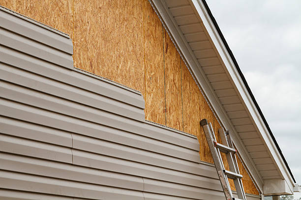 Professional Siding Installation technician working in Valley City, OH